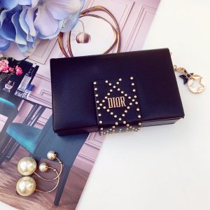 Dior18圣诞限量口红盘 | 一秒变身大牌卡包or首饰盒