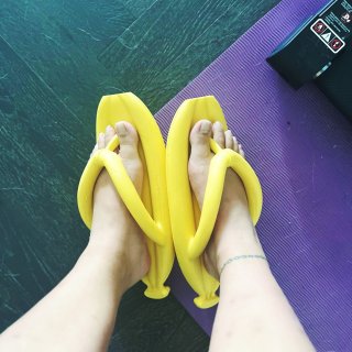 Newbella 香蕉🍌拖鞋 ：又二又舒...