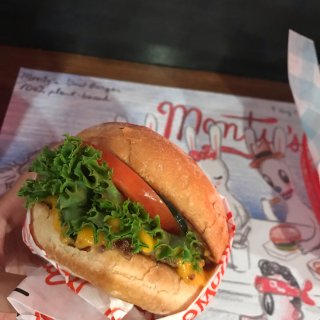 洛杉矶韩国城-素食汉堡店Monty’s...