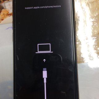 求助：iphone手机发烫黑屏无法使用怎...