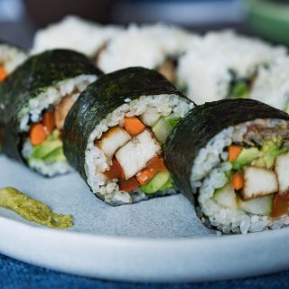 超好吃的照烧酱｜豆腐做出鳗鱼味的寿司卷...