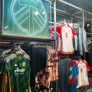 💰花哪～Adidas员工店...