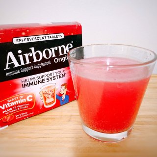 Airborne草莓味🍓的VC泡腾片你喝...