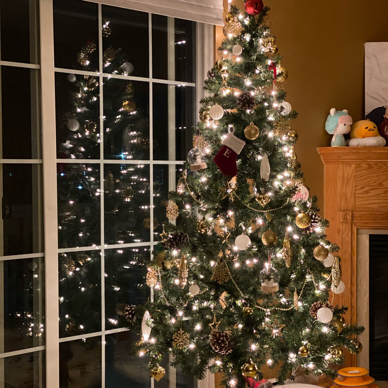 Holiday Time Pre-Lit Madison Pine Artificial Christmas Tree, Mini Clear Lights, 6.5' - Walmart.com