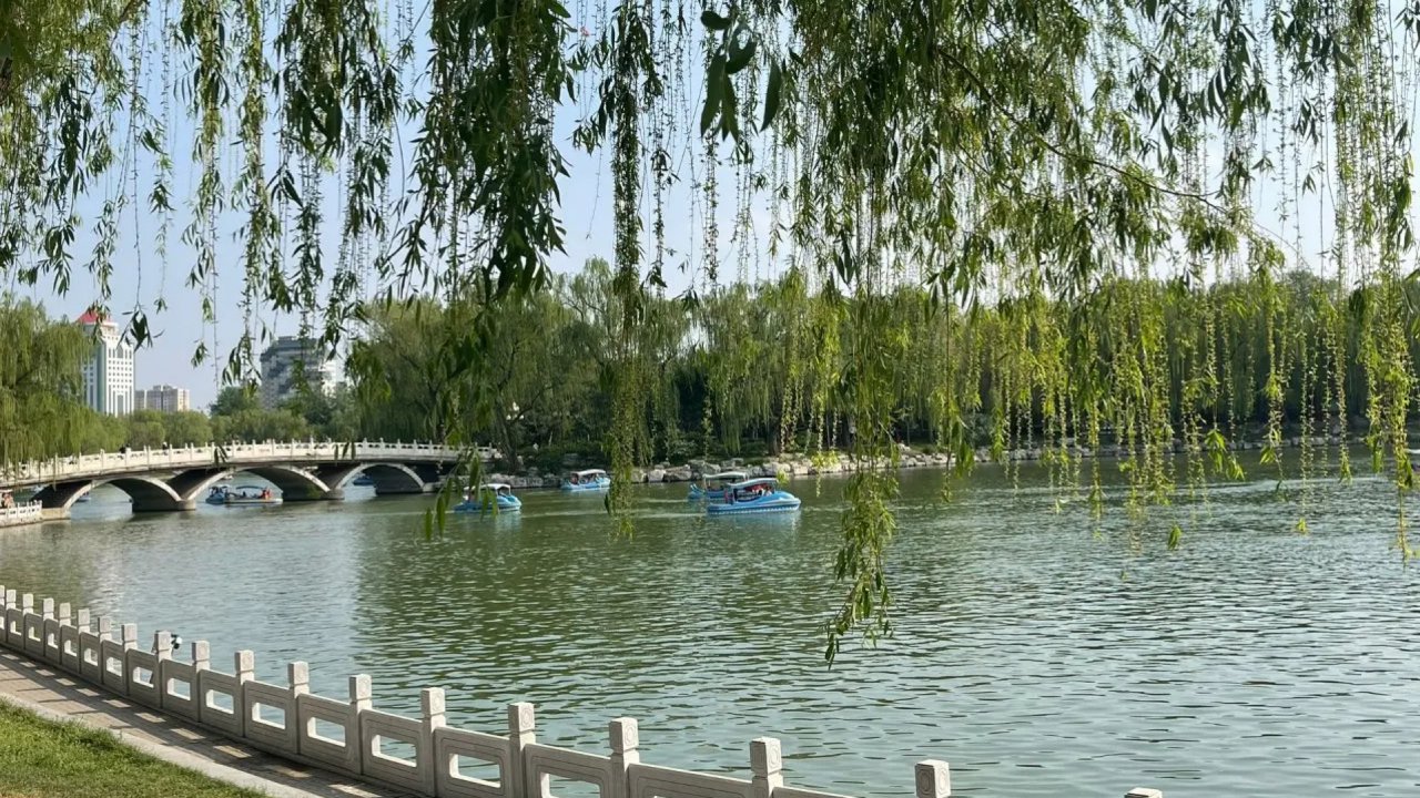 北京陶然亭公园-海棠节赏花访古游