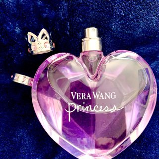 vera wang的香水瓶太好看啦...