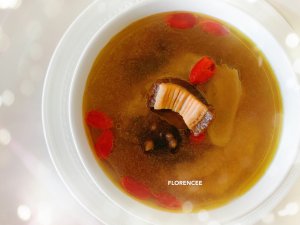旭龙行特级野生阿拉斯加红参食谱分享 2⃣️ — 养生汤品