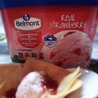 不爱吃草莓，但我要草莓冰淇淋...
