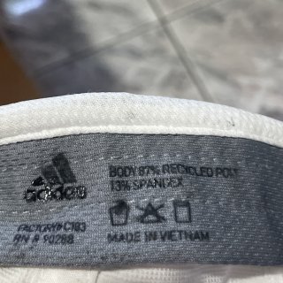 Adidas这款运动帽｜真的轻薄·😘...