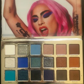 Lady Gaga彩妆品牌 眼影值不值得...