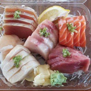 上个星期想到要吃sashimi所以在附近...