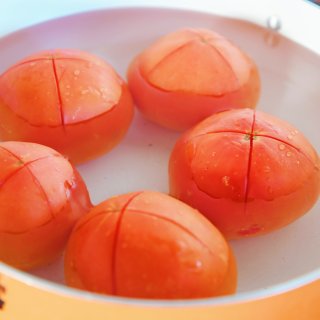 【西红柿炒鸡蛋，越是简单家常的菜肴，越考...