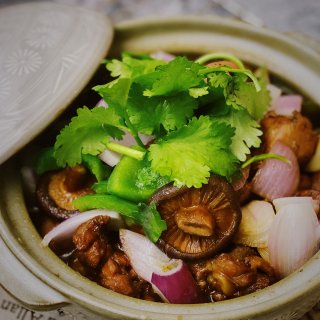 砂锅美食DIY ｜香菇土豆鸡腿煲，也太香...
