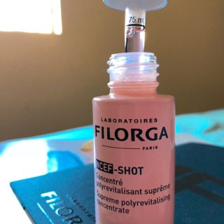 FILORGA 粉紅安瓶持續使用的肌膚改...