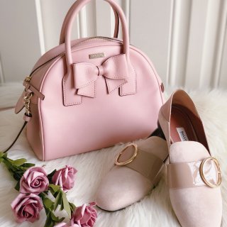4⃣️ 包包鞋子一个色：粉红色（上）🌸...