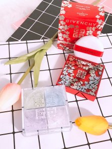 Givenchy 春节花朵限量粉饼值得收藏