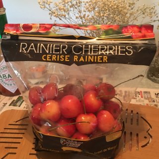 Rainier cherry from ...
