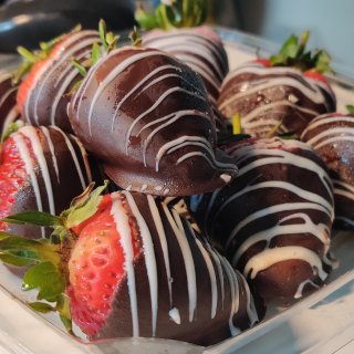 五月| costco 巧克力草莓🍓 安利...