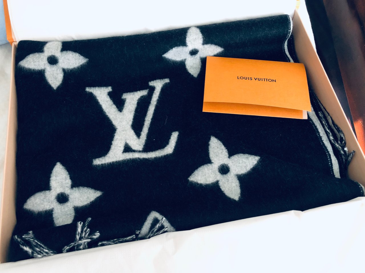 Louis Vuitton 路易·威登,羊绒围巾,鼠年我超棒