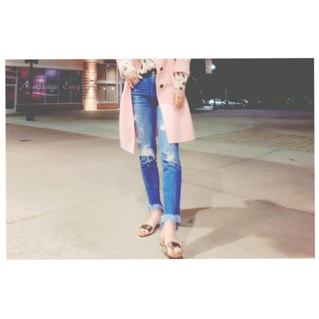 【晚上好】<br />
跟大叔出来...