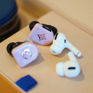 LV樱花粉 蓝牙耳机🌸🌸...