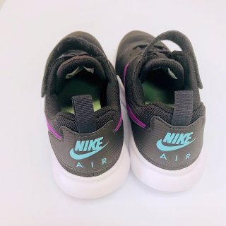 再来一双Nike air 运动鞋....
