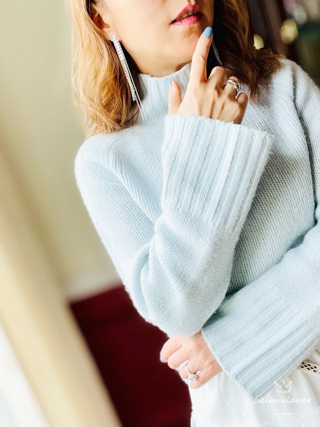 OOTD｜蓝色羊绒毛衣，治愈了心中...
