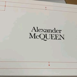 Alexander McQueen 亚历山大·麦昆