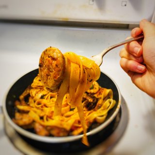 米君厨房·宅家美食｜超级快手的鸡肉肠蘑菇...