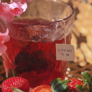 新中式下午茶｜奶油草莓玫瑰茶...