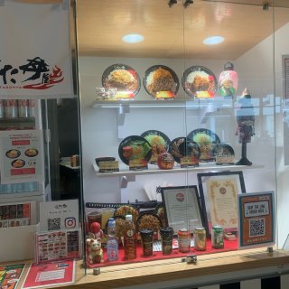 Mitsuwa 超市里的日式快餐店...