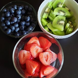夏日甜品之---草莓奇异果果冻布丁...
