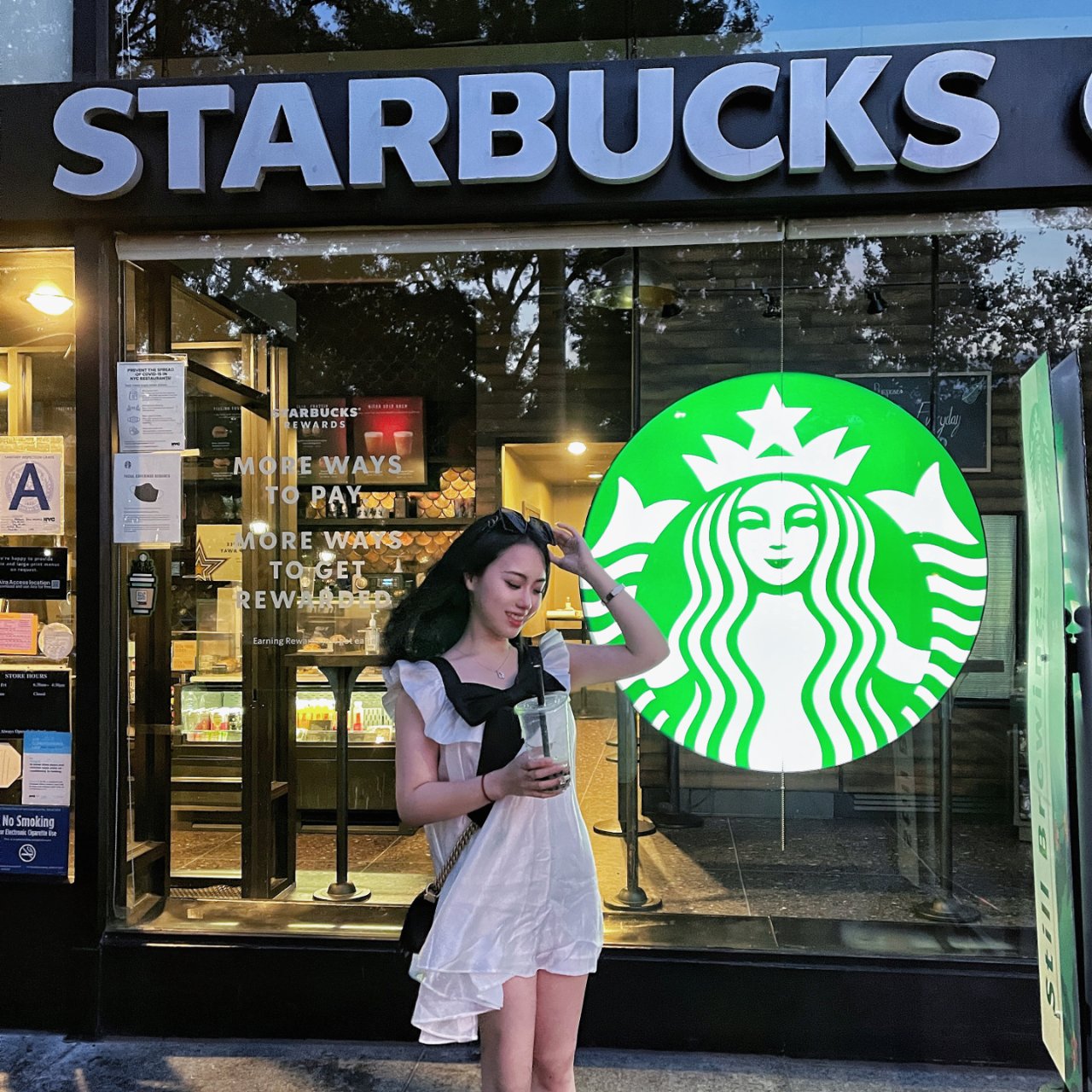 Starbucks 星巴克