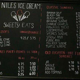 喜欢上这家Niles Ice Cream...