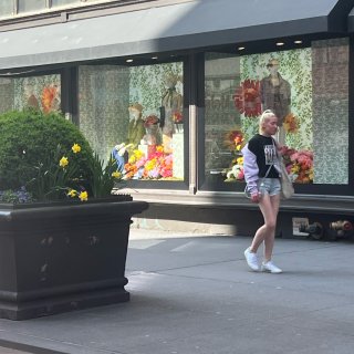曼哈顿34街的Macy's个穿个的衣😄...
