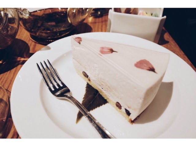 Harbs | 颜值高于味道的樱花蛋糕🌸