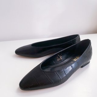 Zara减價買什麼｜Zara 黑色平跟鞋...
