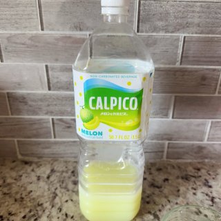 CALPICO哈密瓜🍈味道的乳酸菌饮料...