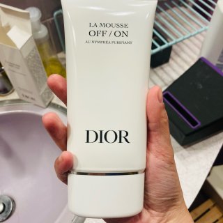 拔草：Dior睡莲洁面...