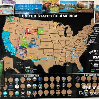 刮刮地图：一共两张。一张是美国地图，包含各个州，以及一些地标、冒险活动的logo；另一张是63个国家公园logo地图，每个公园一个logo