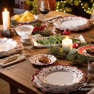 圣诞餐桌没有圣诞盘子是不完美的！...