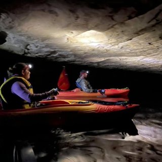 旅游计划-夏日里的清凉洞穴kayak...
