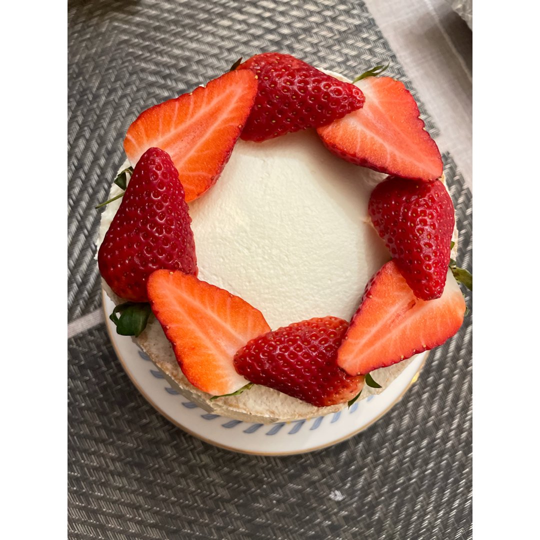 昨天做的草莓🍓蛋糕🍰...
