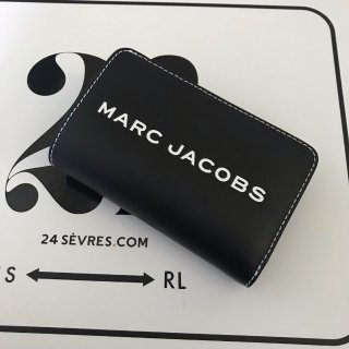 Marc Jacobs黑色钱包...