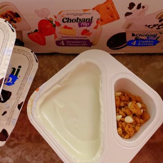 希腊酸奶➕饼脆=新奇好味道😋...