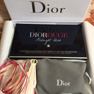 Dior 节日限量星辰系列唇膏套装，包装...