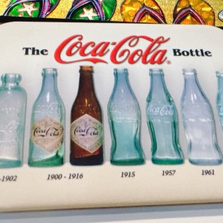 可口可乐博物馆 复古年代玻璃瓶进化过程...