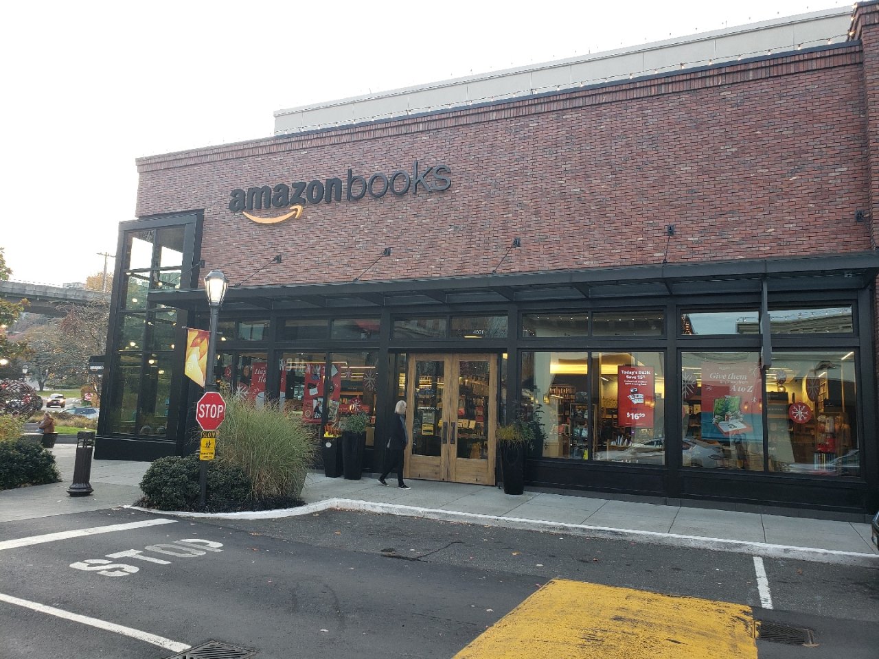 Amazon第一家线下实体书店...