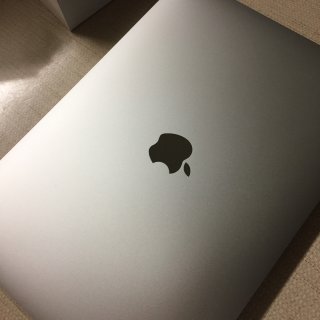18银色MacBook Pro