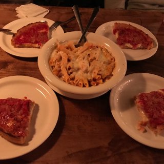 芝加哥老牌深盘pizza...